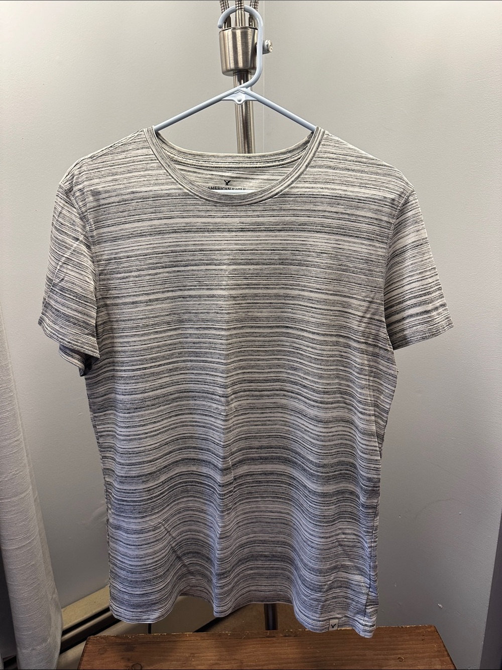 American Eagle Outfitters Men's Heathered Gray Striped Crew Tee